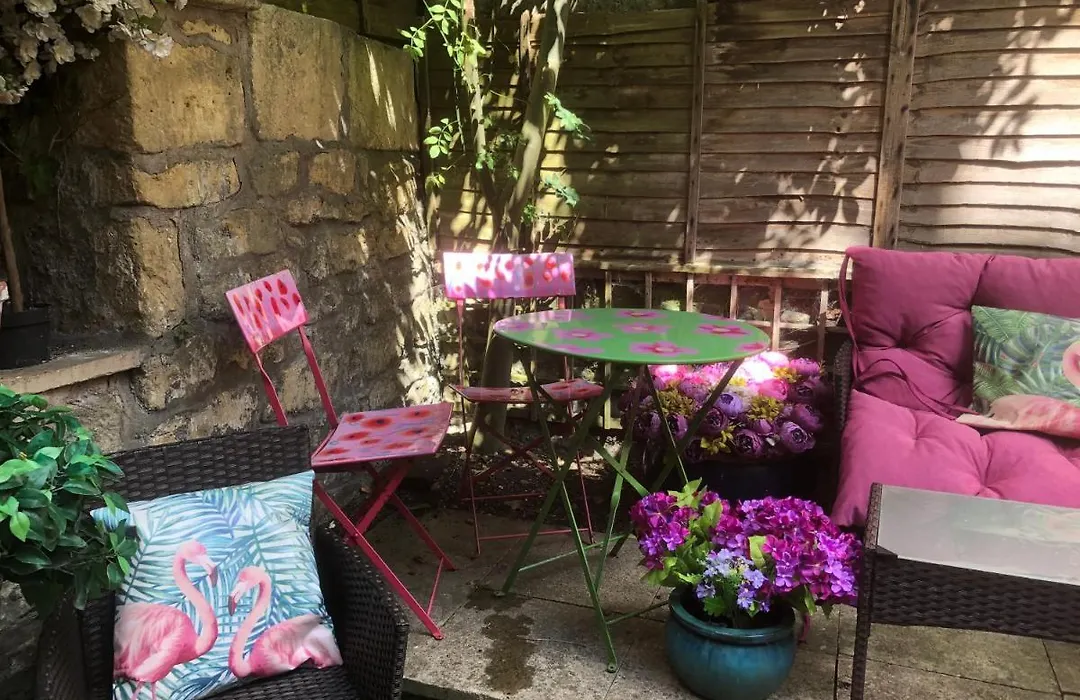 City Centre - Rivers Street, quiet 2 bed ground floor Georgian garden Apartment-1