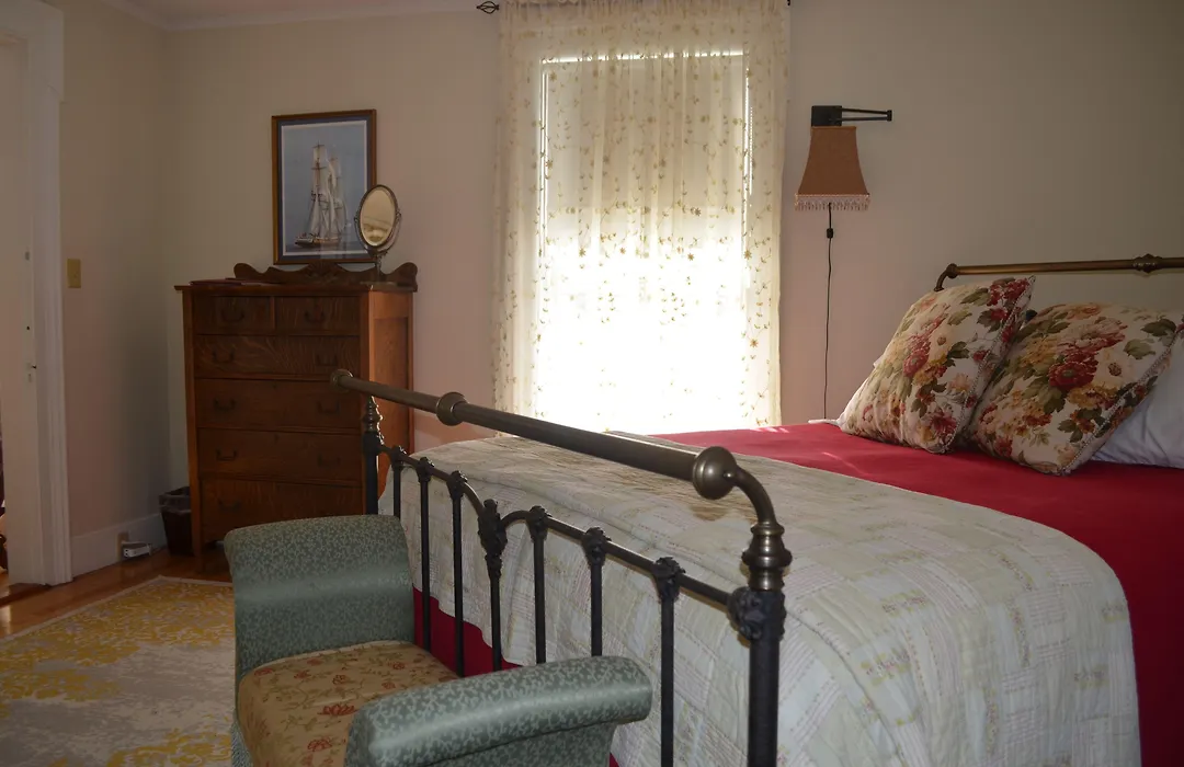 Benjamin F. Packard House Bed And Breakfast-1