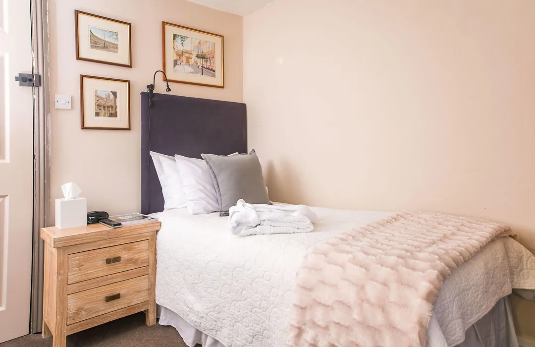 The Henry Guest House-1
