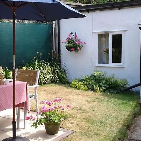 The Cottage At Weston Lawn-3