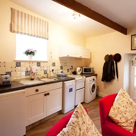 The Cottage At Weston Lawn-2