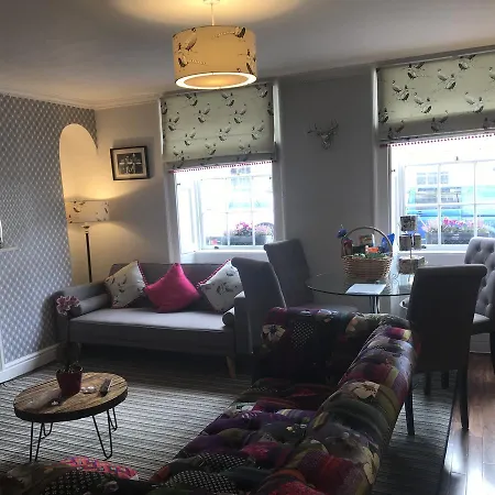 City Centre - Rivers Street, quiet 2 bed ground floor Georgian garden Apartment-3