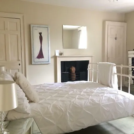 No 4 Ainslie'S Belvedere B&B-3