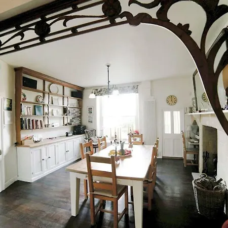 No 4 Ainslie'S Belvedere B&B-2